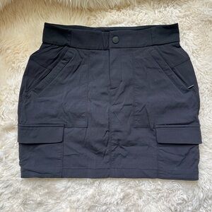 Athleta Womens athleisure skirt with built in shorts size 6 black